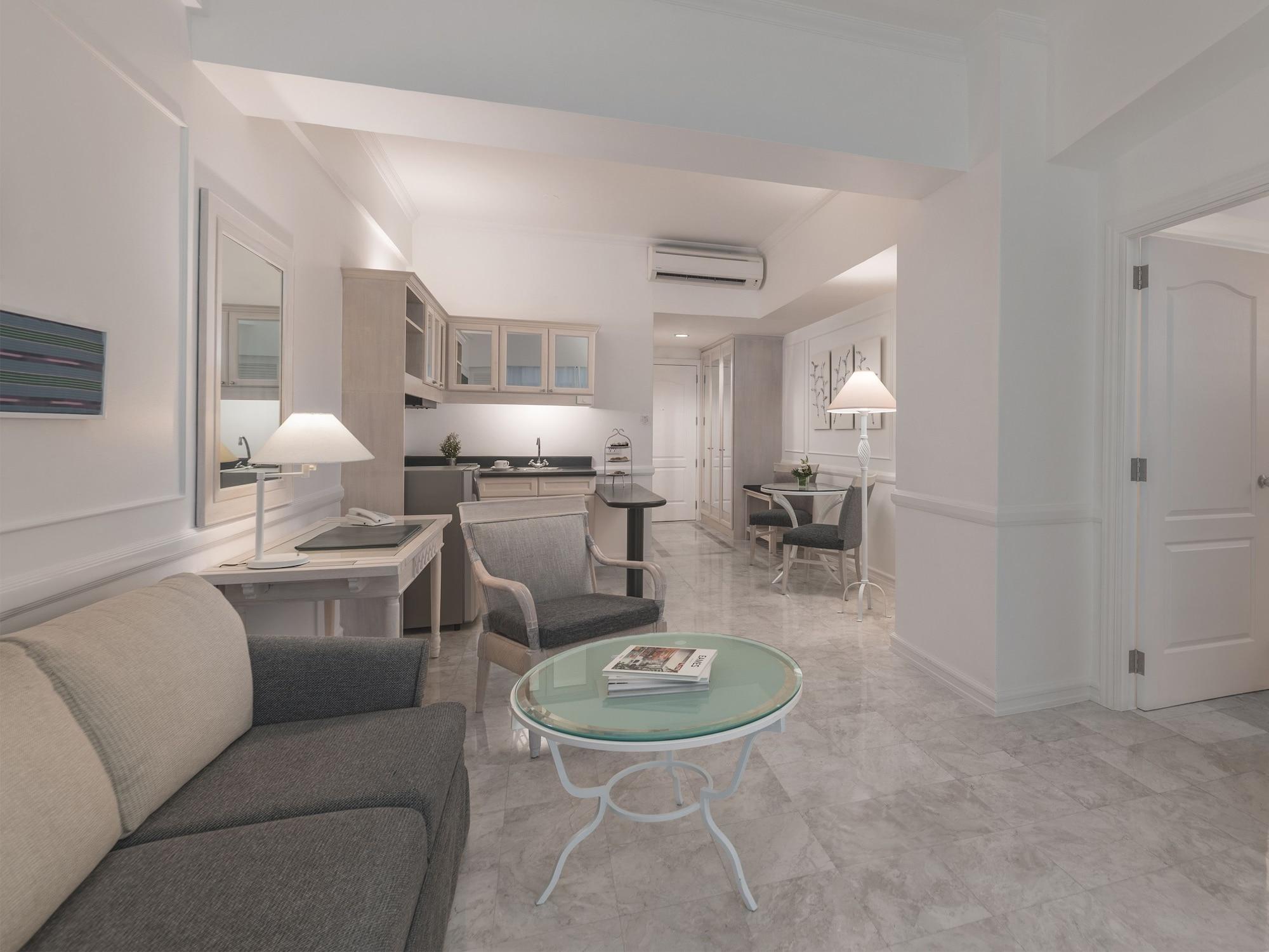 Vivere Hotel And Resorts Muntinlupa City Екстер'єр фото