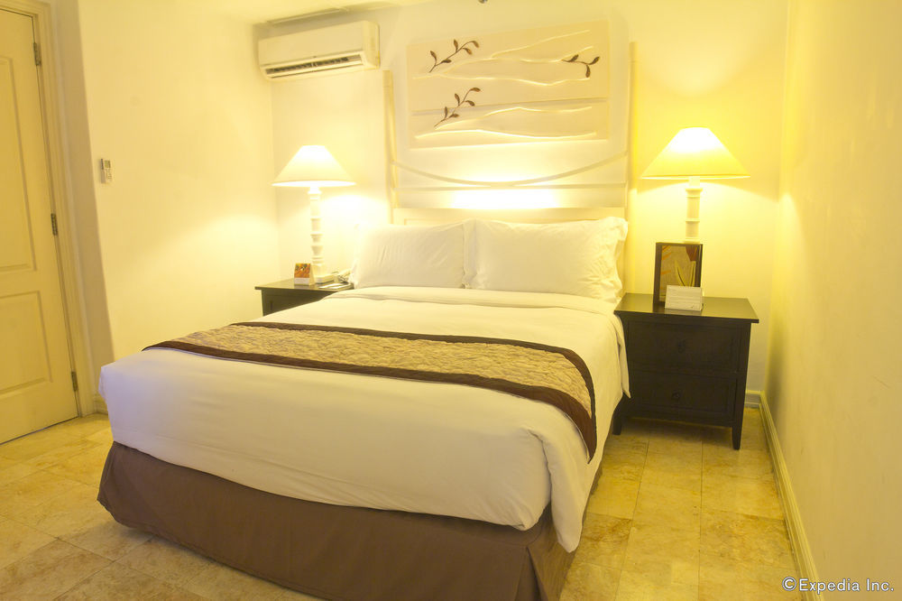 Vivere Hotel And Resorts Muntinlupa City Екстер'єр фото