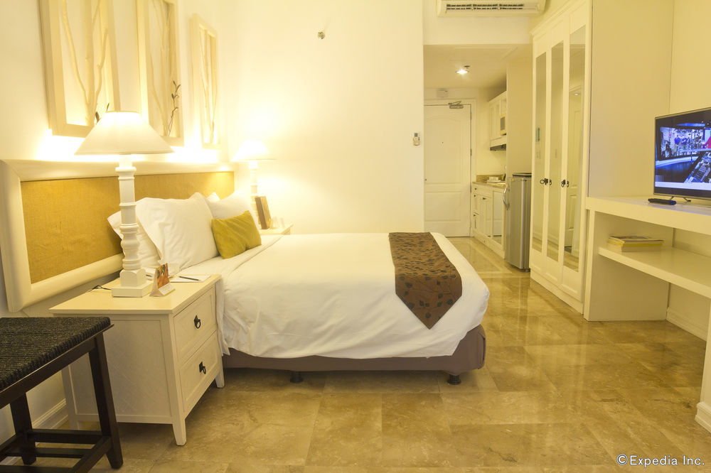 Vivere Hotel And Resorts Muntinlupa City Екстер'єр фото