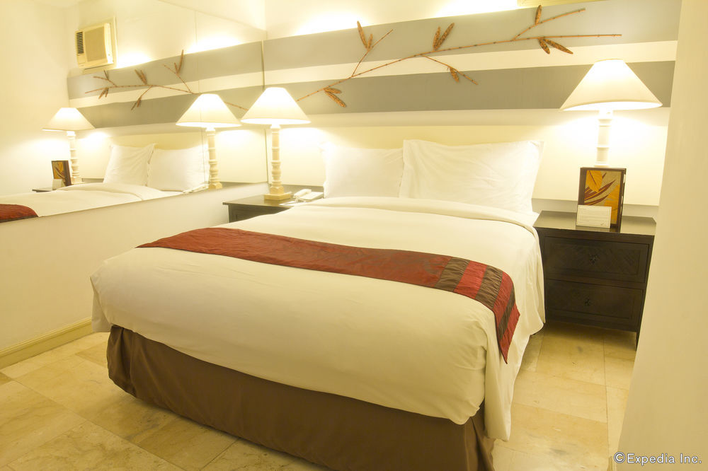 Vivere Hotel And Resorts Muntinlupa City Екстер'єр фото