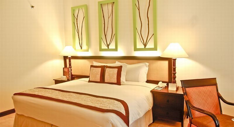 Vivere Hotel And Resorts Muntinlupa City Екстер'єр фото