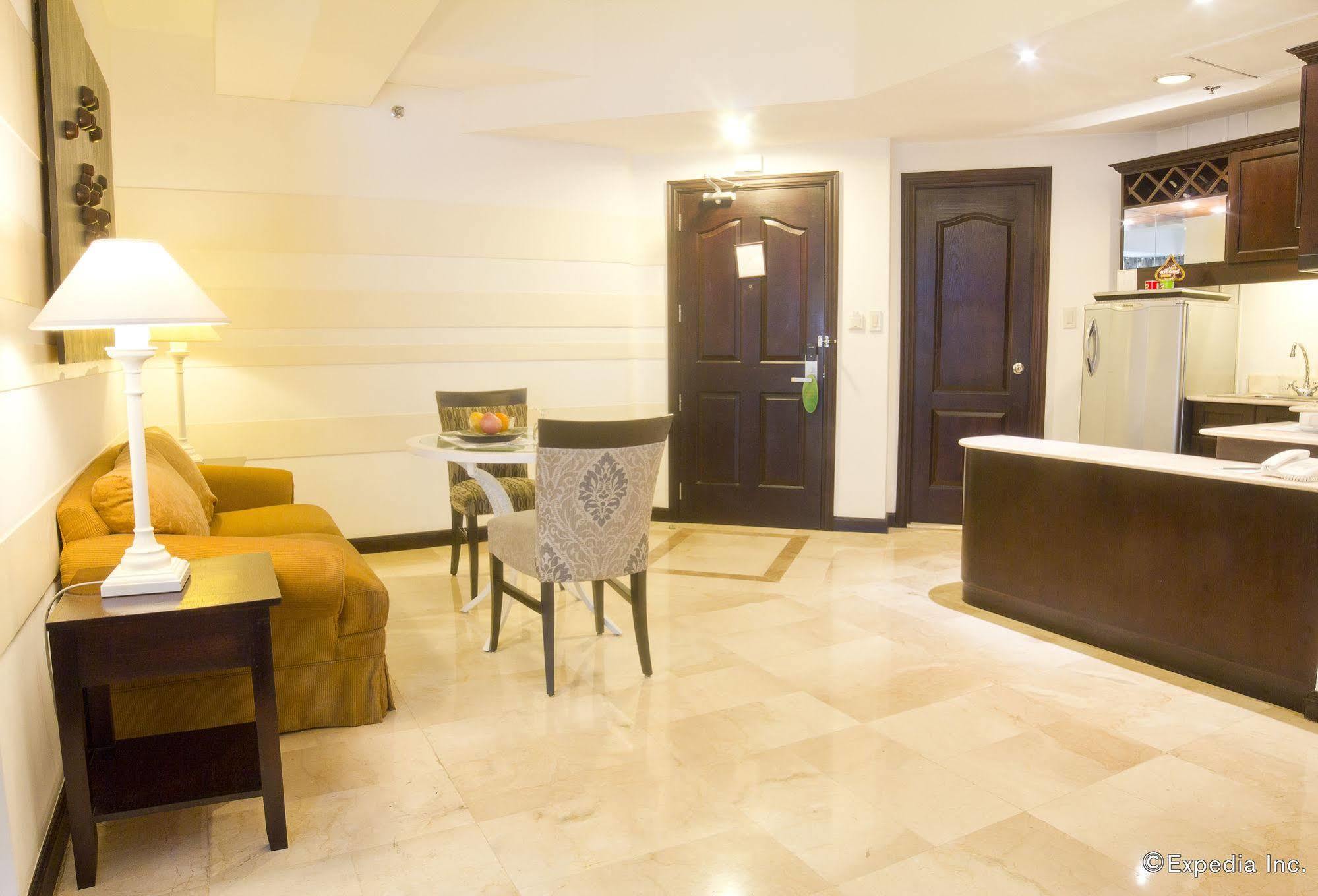 Vivere Hotel And Resorts Muntinlupa City Екстер'єр фото