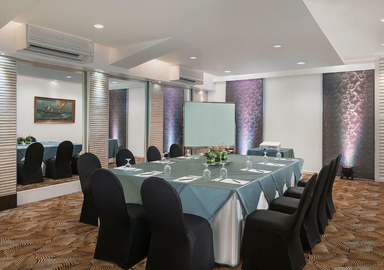 Vivere Hotel And Resorts Muntinlupa City Екстер'єр фото