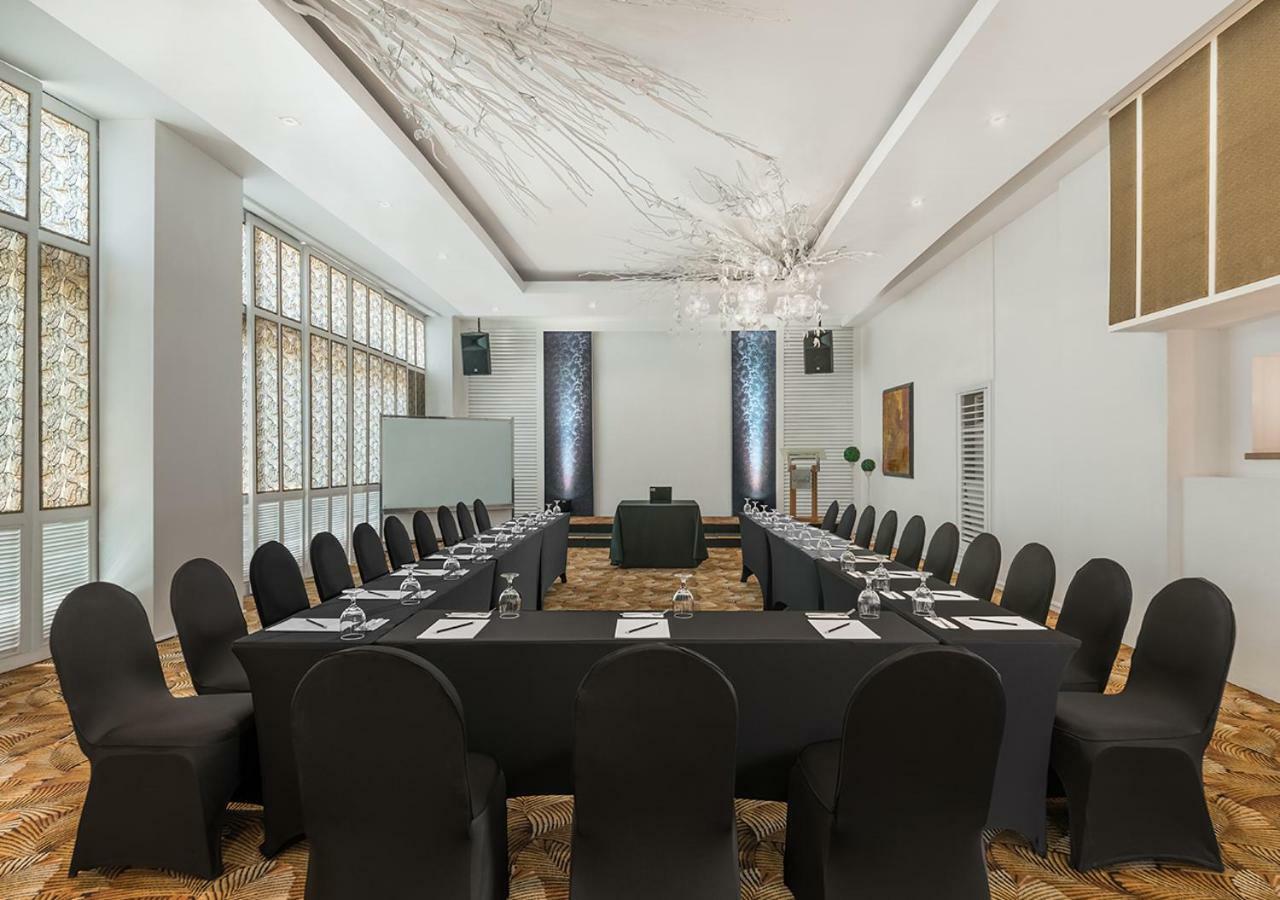 Vivere Hotel And Resorts Muntinlupa City Екстер'єр фото