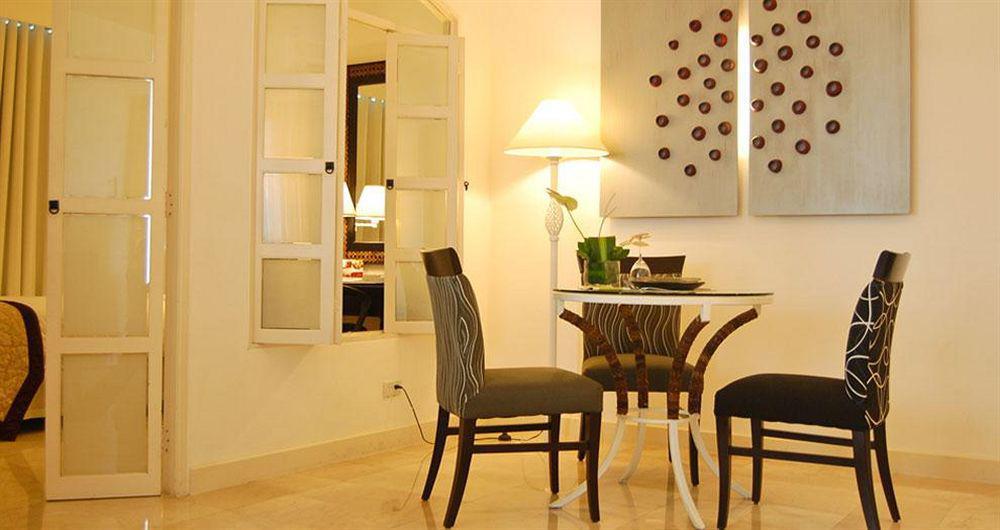 Vivere Hotel And Resorts Muntinlupa City Екстер'єр фото