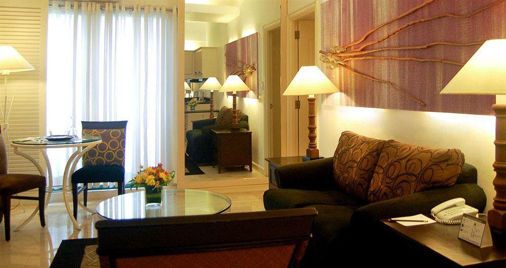 Vivere Hotel And Resorts Muntinlupa City Екстер'єр фото
